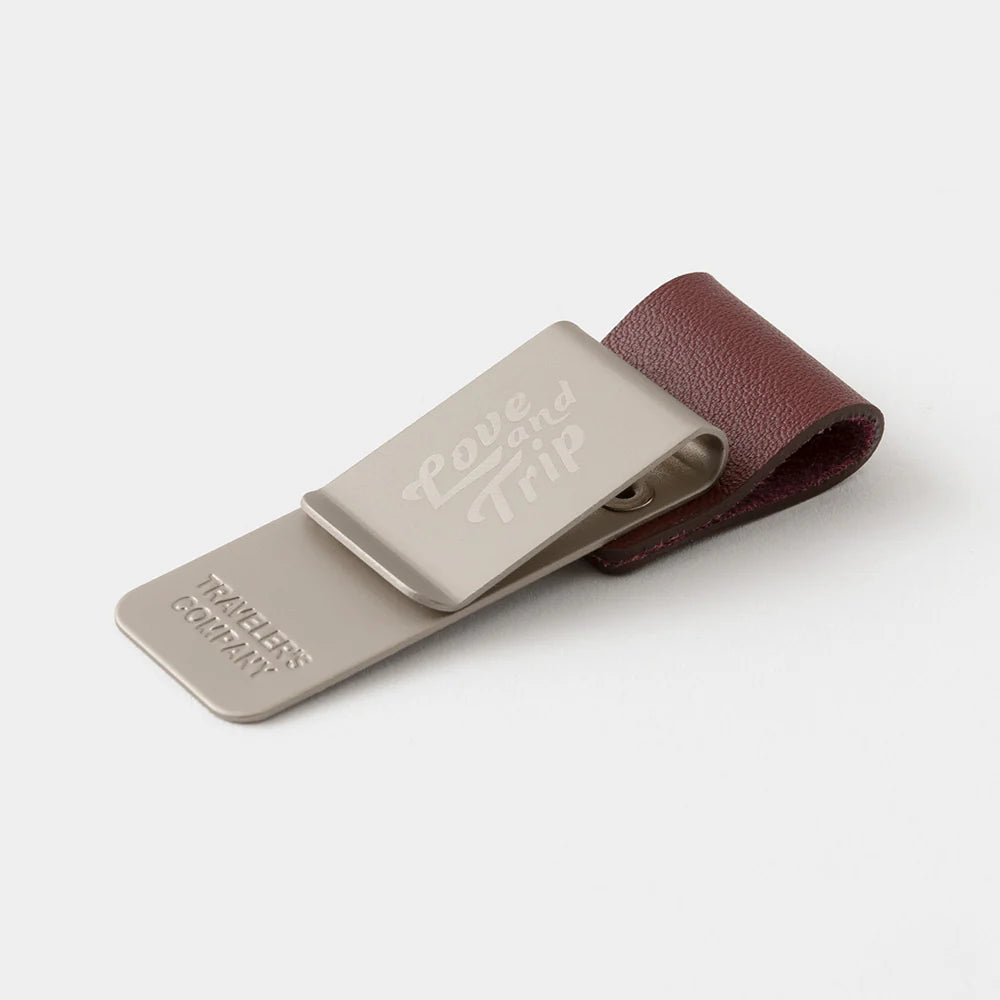 TRAVELER'S LOVE AND TRIP Pen Holder (Red)