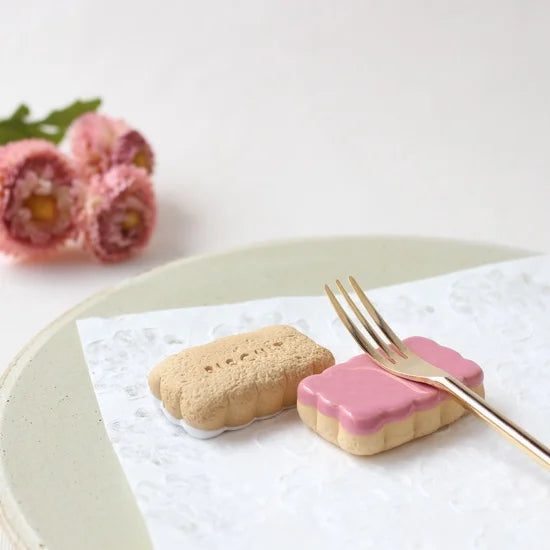 Strawberry Biscuit Chopstick Rest · Masters Craft