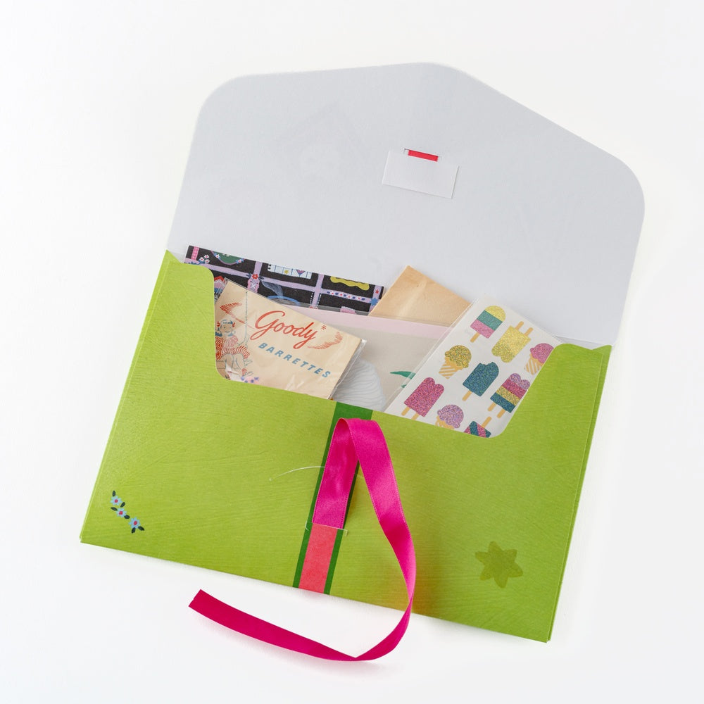 Yumi Kitagishi: White Cat’s Mini Folder · Hobonichi