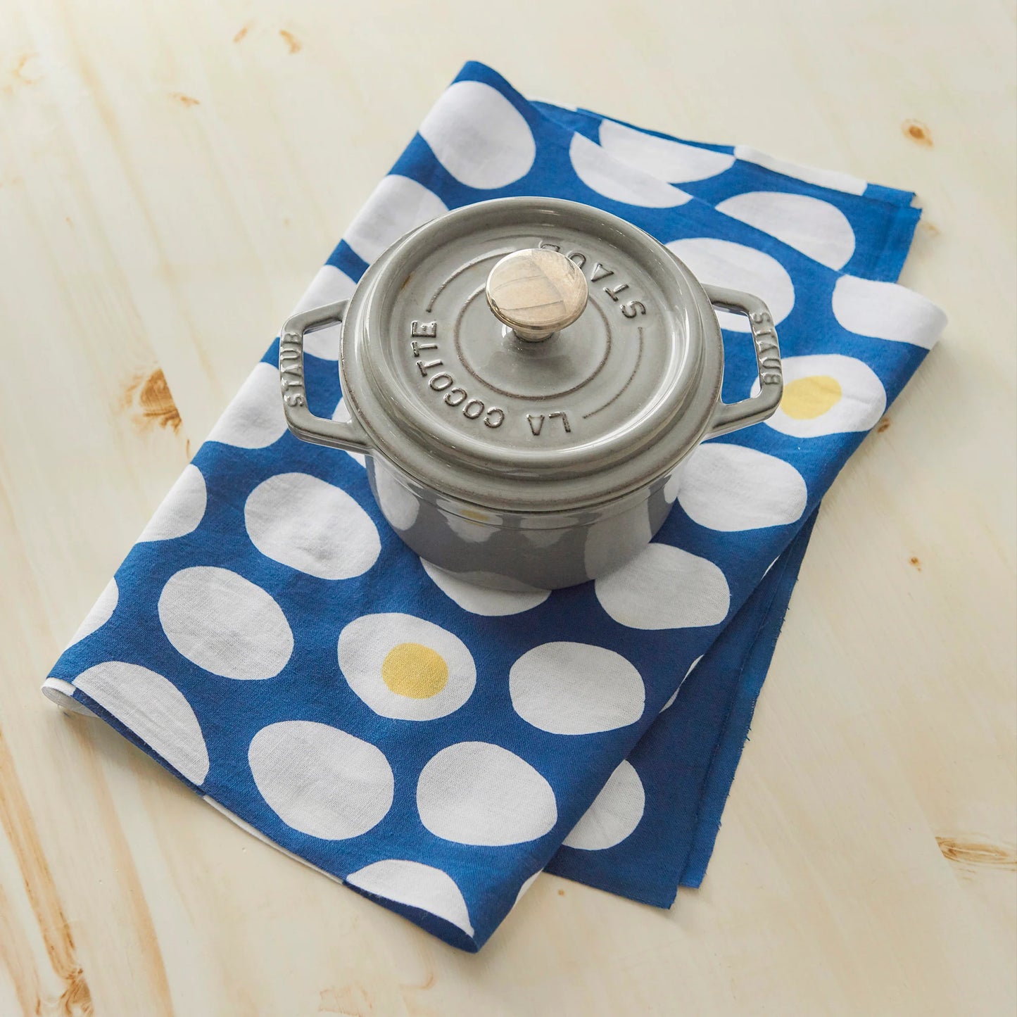 Tamago Eggs - Tenugui towel / Kamawanu