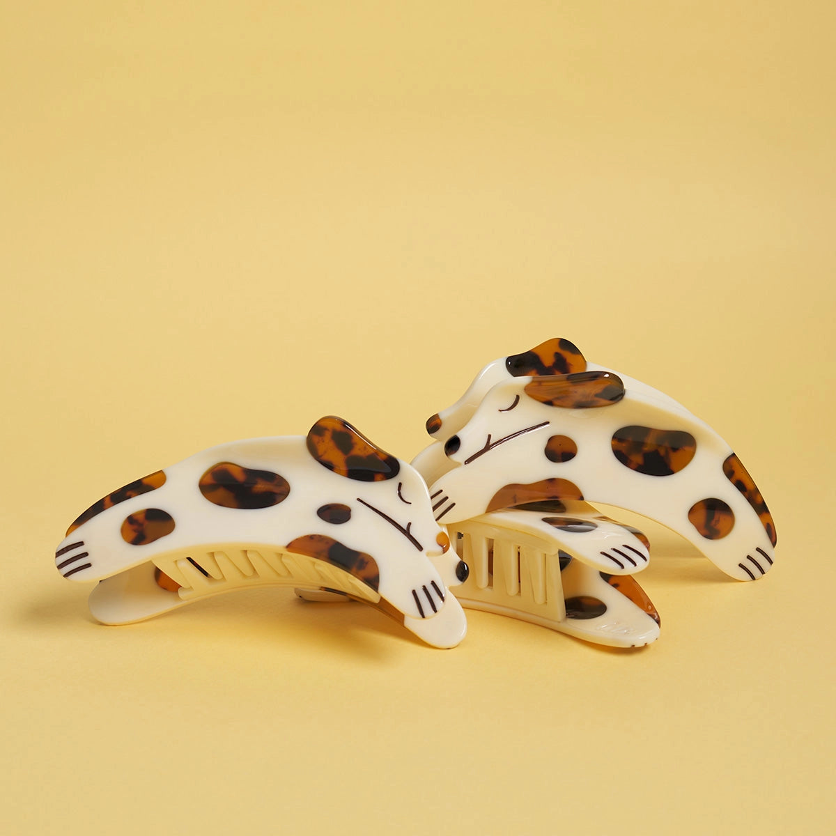 Tortie Puppy Hair Claw · Winona Irene