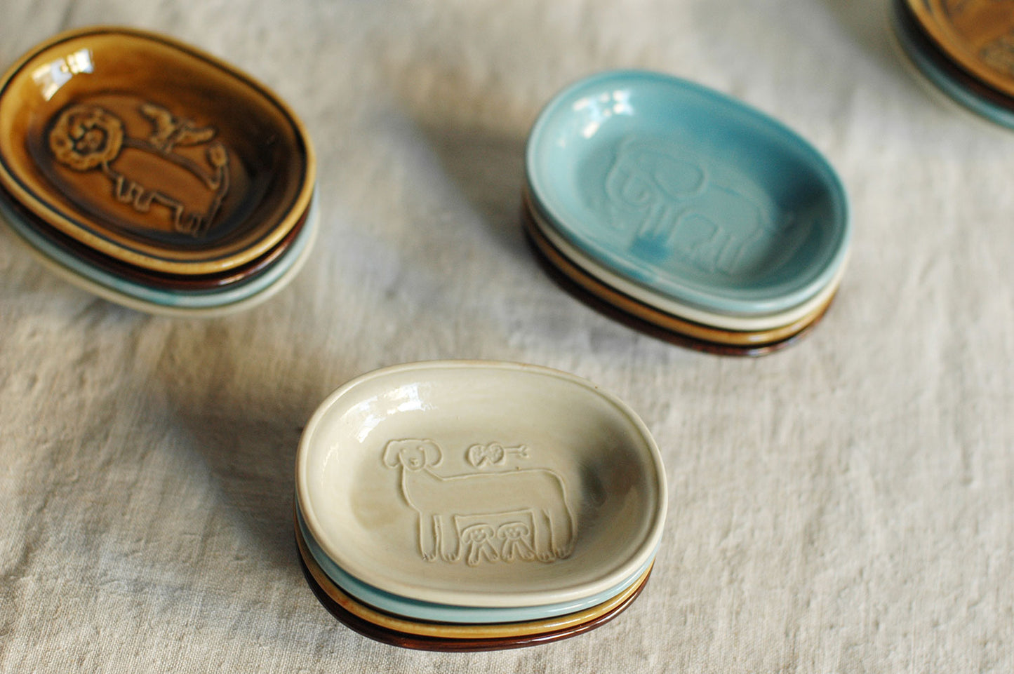 Blue Elephant Toranekobonbon Oval Small Dish · Classiky