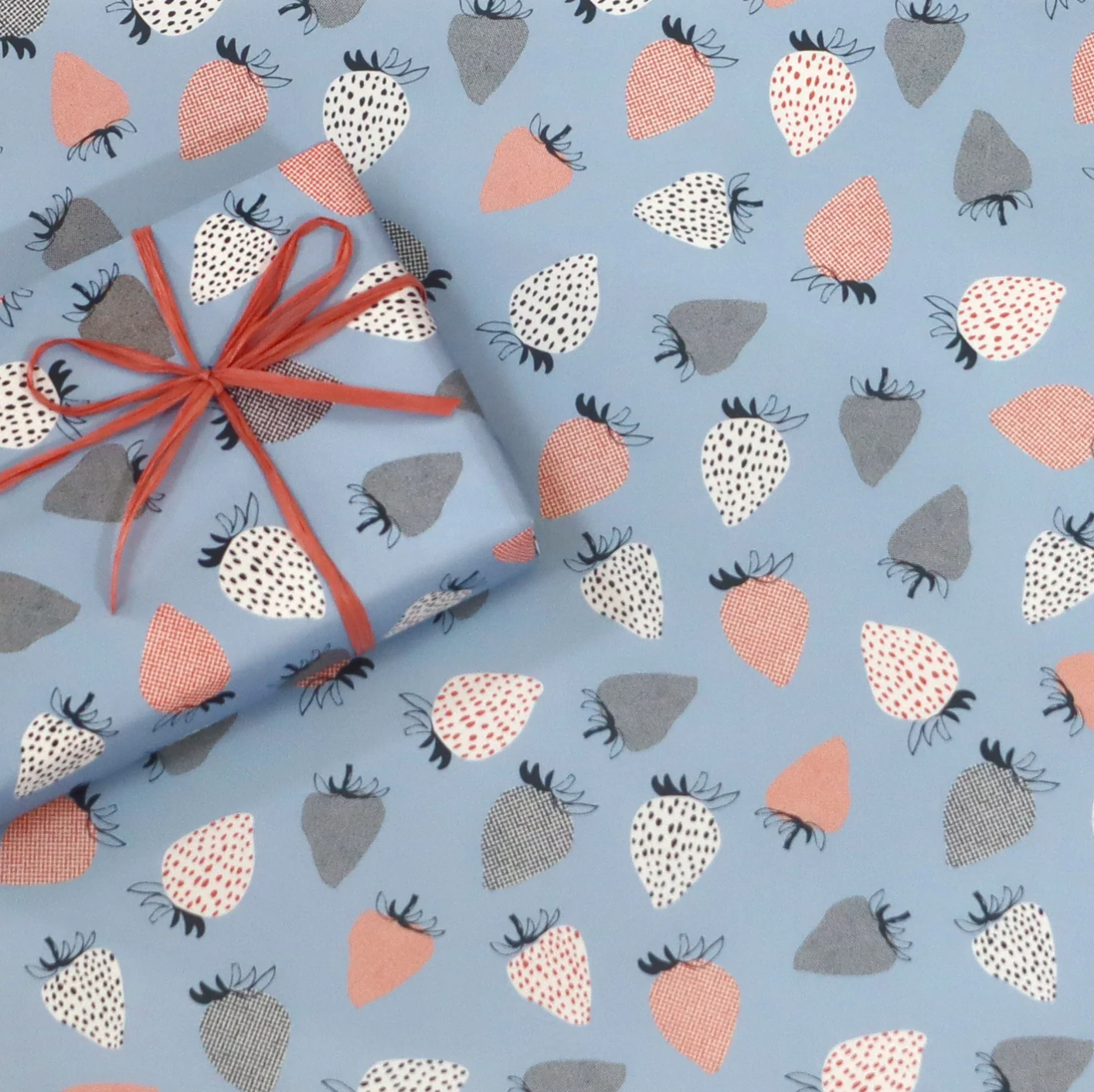 Strawberry Wrapping Paper (blue) · Regaro Papiro – PaperPlantCo