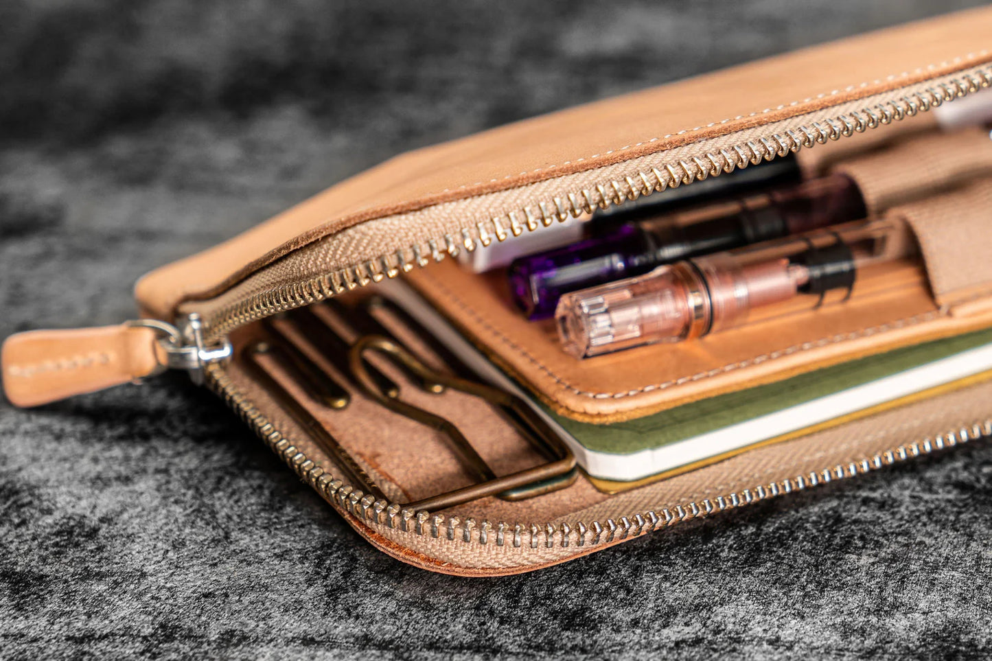 Leather Zippered Pen Pouch / Un-dyed 4 Slots · Galen Leather Co.