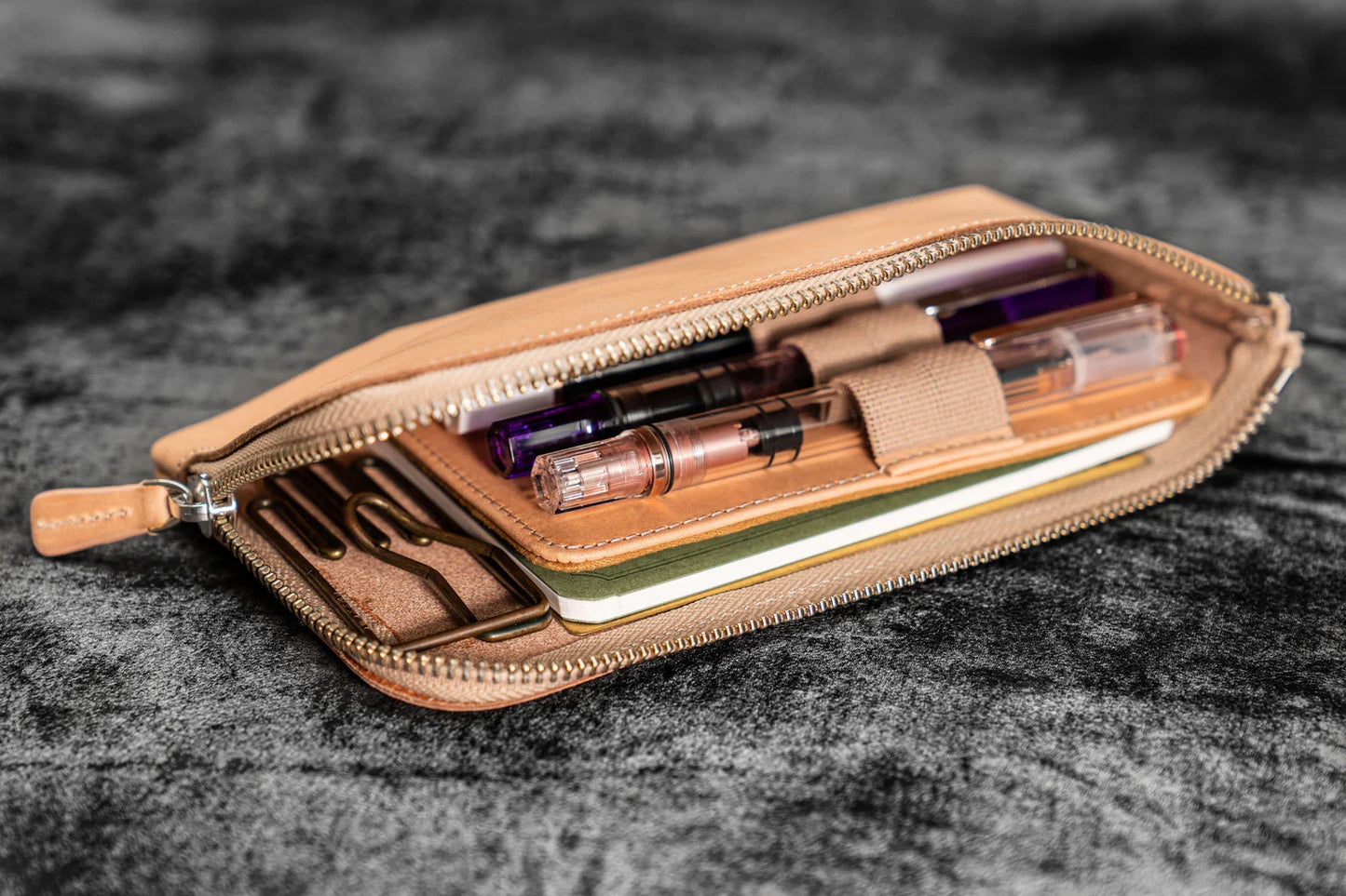 Leather Zippered Pen Pouch / Un-dyed 4 Slots · Galen Leather Co.