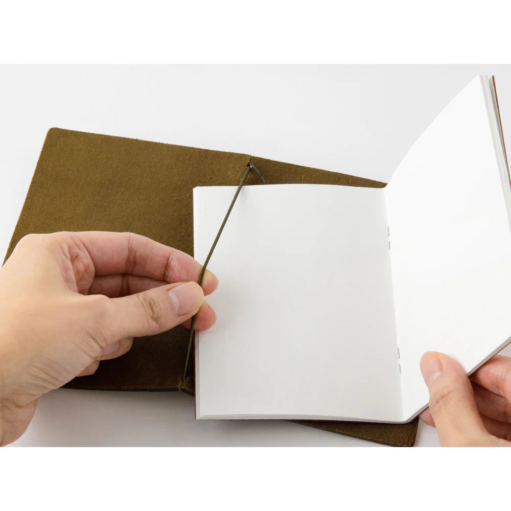 TRAVELER'S Notebook / Olive (Passport Size)