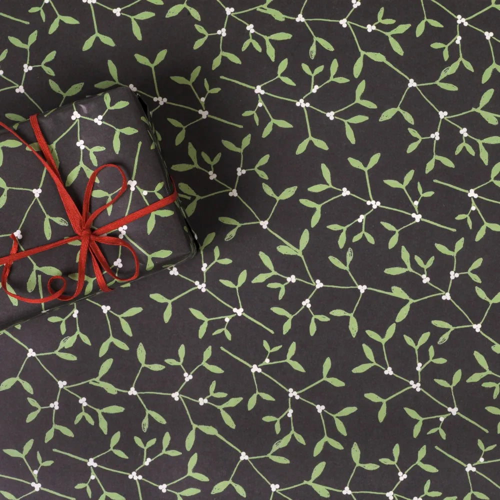 Mistletoe Black Background Pattern Wrapping Paper · Regaro Papiro