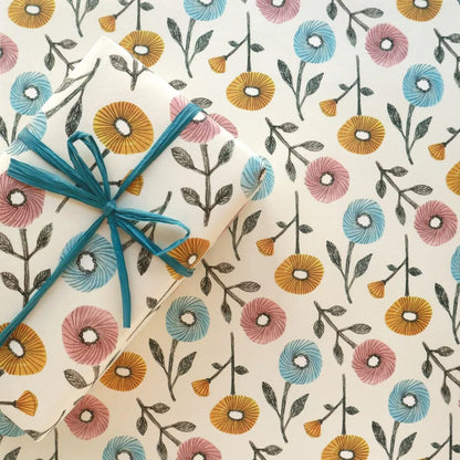 Tricolor Flower Pattern Wrapping Paper · Regaro Papiro
