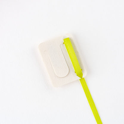 Yumi Kitagishi: Embroidered Bookmark - White Cat · Hobonichi