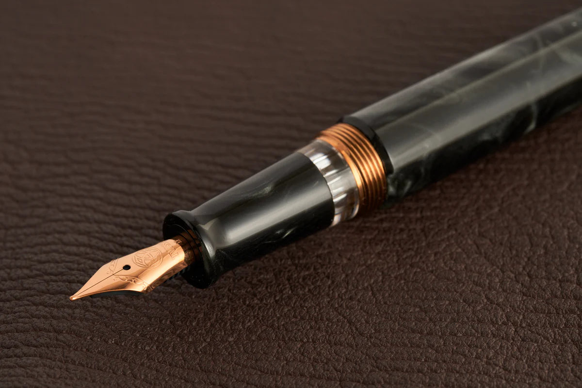 TWSBI Obsidian Fountain Pen《Medium》
