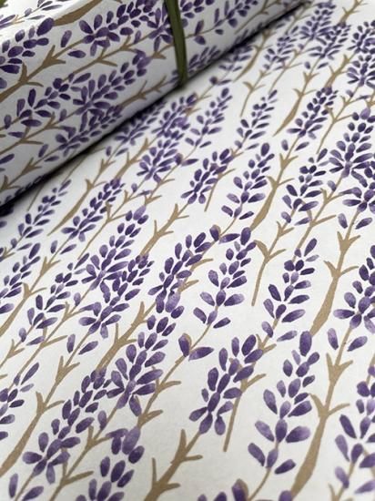 Lavender Wrapping Paper · Regaro Papiro