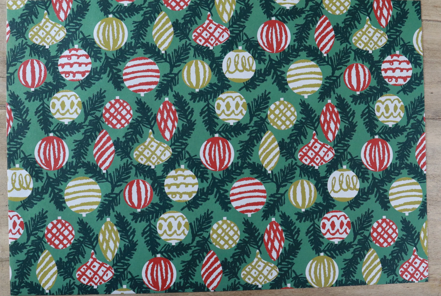 Tree Ornament Pattern Green Wrapping Paper · Regaro Papiro