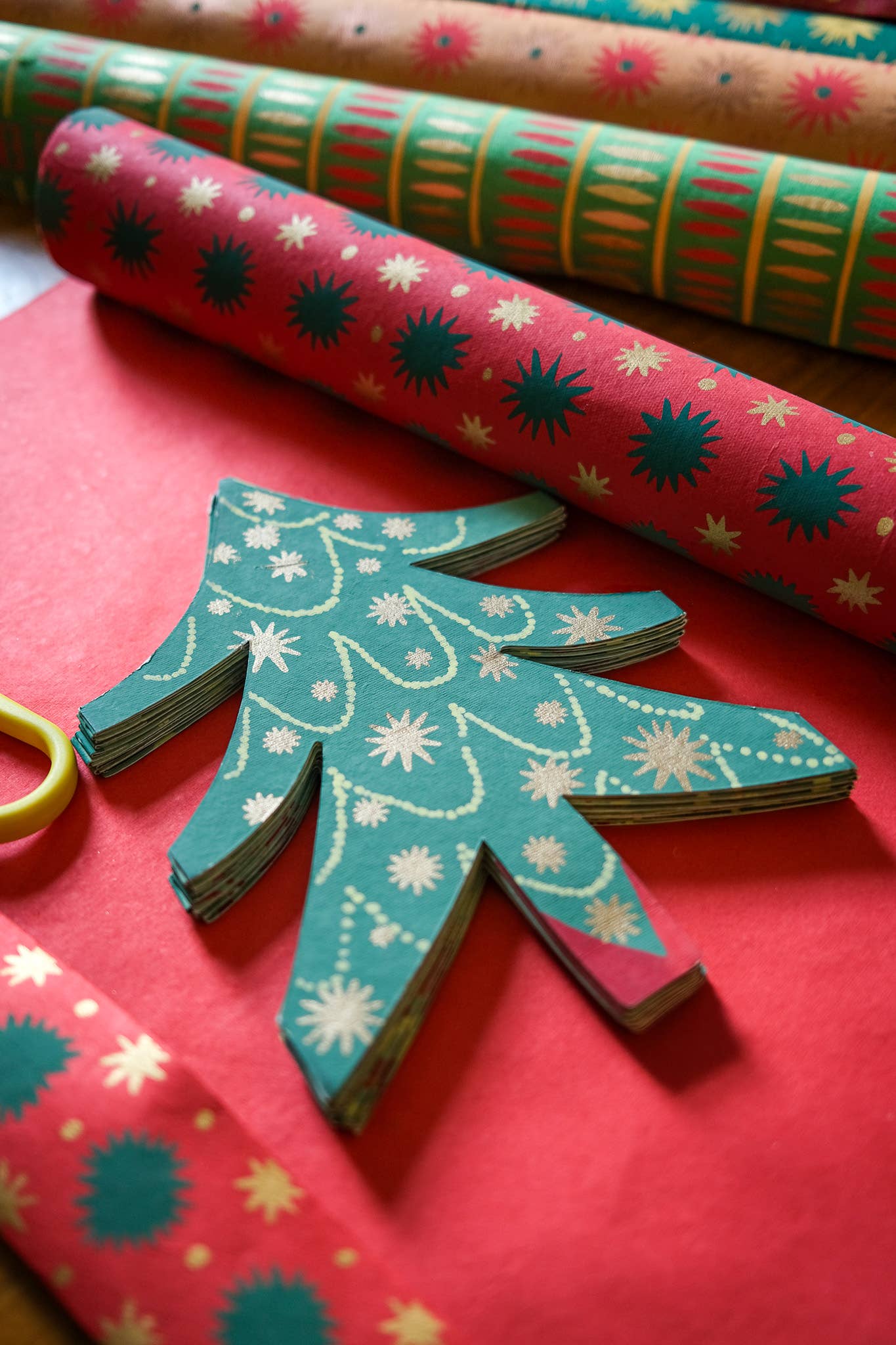 garland tree christmas holiday pine decoration charming pine
