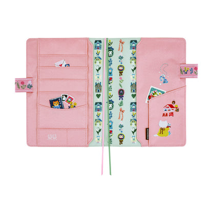 Yumi Kitagishi: White Cat Village《A5 Hobonichi Cousin Cover》