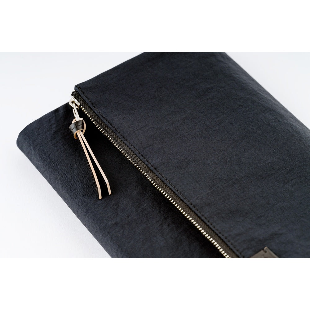 Tragen: Black《A5 Hobonichi Cousin Cover》