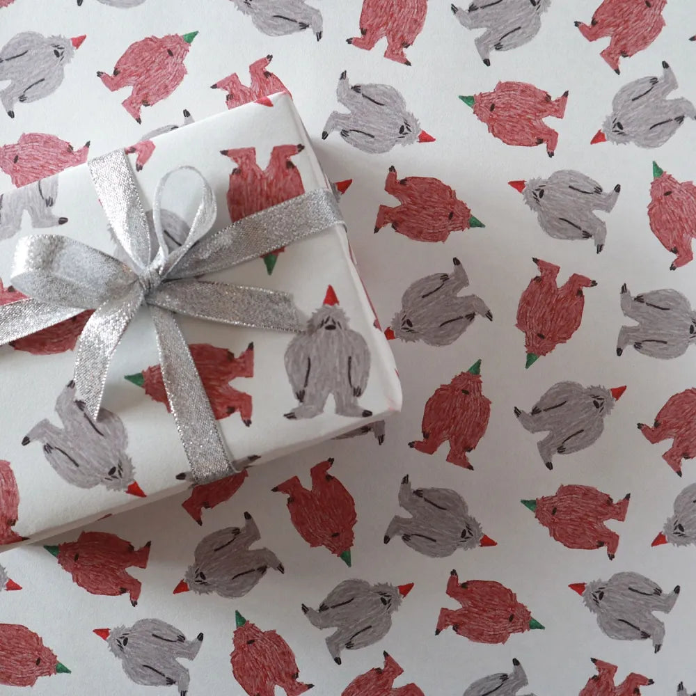 Yeti Wrapping Paper · Regaro Papiro